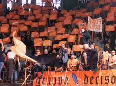 ANTEPRIMA UDINE 16 MARZO 2002 DERBY BASKET SNAIDERO-COOP TS TELEFOTO COPYRIGHT FOTO AGENCY ANTEPRIMA