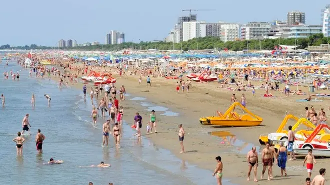 Lignano 12 giugno 2011 spiaggia Copyright PFp