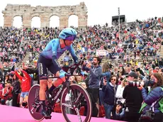 Cycling - Giro d'Italia - Stage 21 - Verona , Italy - May 29, 2022 Astana Qazaqstan Team's Vincenzo Nibali after his time trial REUTERS/Jennifer Lorenzini