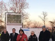 Giorgio Damiani (Presidente FVG Strade S.p.A.), Mariagrazia Santoro (Assessore regionale Infrastrutture e Territorio) e Paolo Panontin (Assessore regionale Autonomie locali) alla consegna dei lavori di realizzazione della nuova rotatoria all'incrocio tra la strada regionale 251 e la provinciale 6 - Azzano Decimo 12/12/2016