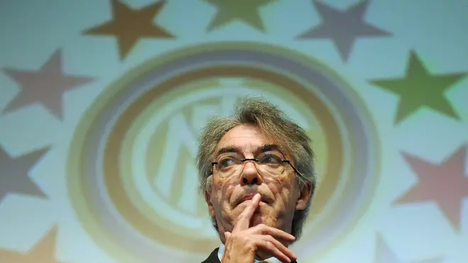 Il presidente dell'Inter, Massimo Moratti, durante la cerimonia per il 'Premio etico 2010' in una immagine del 25 novembre 2010 a Milano. ANSA/DANIEL DAL ZENNARO