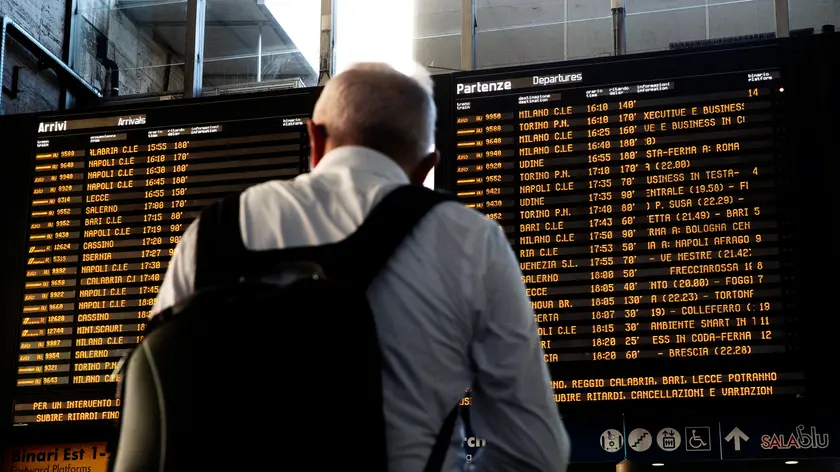 Disagi alla stazione Termini per i ritardi dei treni, Roma, 08 Agosto 2024. ANSA/ANGELO CARCONI