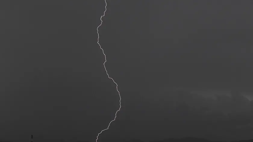 epa11289255 Lightning flashes in the sky during a thunderstorm on the eastern outskirts of Sana'a, Yemen, 19 April 2024. Heavy rains have hit the capital of Sana'a and most parts of Yemen, according to Yemen's meteorological service. The Food and Agriculture Organization (FAO) has recently warned that Yemen is expected to experience a surge in rainfall until the end of April, which could result in severe flooding in some of the country's provinces. EPA/YAHYA ARHAB