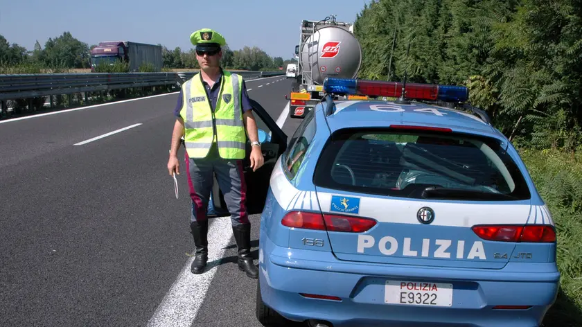 ANTEPRIMA Palmanova, 7 settembre 2004. Ore 14.00 TAMPONAMENTO FRA CAMION IN AUTOSTRADA La scena dell'incidente dopo l'arrivo della Polizia. Telefoto Copyright Andrea di Varmo/Foto Agency Anteprima © (tutti i diritti riservati, citazione obbligatoria) www.anteprimafoto.it