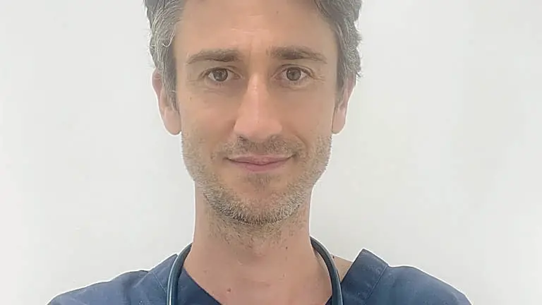 Andrea Bon, 39 anni, ha aperto l’ambulatorio a Nogaredo di Prato