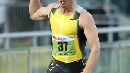 20080114 - ROMA - SPR - ATLETICA: NEGATE A PISTORIUS OLIMPIADI PECHINO. Nell'immagine d'archivio ( luglio 2007) , Oscar Pistorius. Il quattrocentista sudafricano non potrà partecipare alle Olimpiadi di Pechino. Lo ha deciso la Federazione internazionale di atletica, sulla base delle conclusioni di uno studio affidato ad una commissione medica indipendente, secondo la quale le sue protesi alle gambe offrono ''chiari vantaggi ..meccanici''. ARCHIVIO ANSA / CLAUDIO PERI /BGG