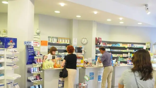 Bumbaca Gorizia 08.07.2008 Farmacia S. Andrea,prenotazioni on line- Foto di Pierluigi Bumbaca