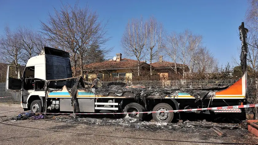 Udine 27 febbraio 2015 Resti del camion della ditta traslochi Del Zotto di via Tavagnacco 63. Copyright Foto Petrussi / Ferraro Simone
