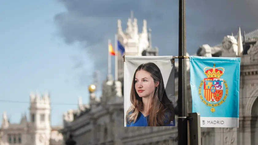 epa10949038 A poster with the photograph of Spain's Crown Princess Leonor is seen in downtown Madrid a day ahead of her Constitution oath, Spain, 30 October 2023. Crown Princess Leonor is to swear an oath of loyalty to the Spanish Constitution on her 18th birthday next 31 October 2023. EPA/AITOR MARTIN