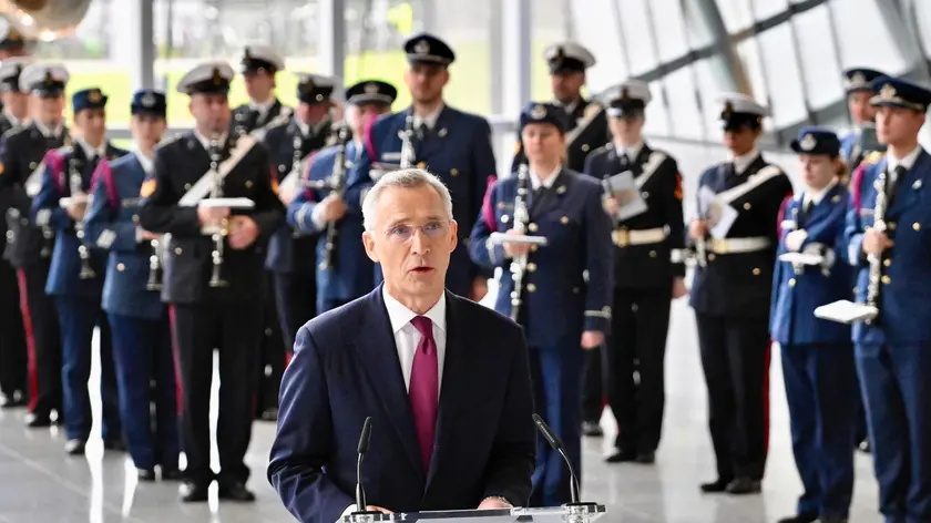 Il Segretario Generale della NATO Jens Stoltenberg durante la cerimonia del 75° anniversario della NATO, in occasione della riunione dei Ministri degli Affari Esteri della NATO, Bruxelles, 4 aprile 2024. ANSA/ALESSANDRO DI MEO