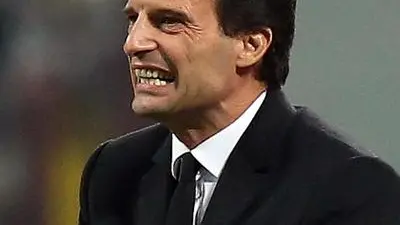 Italian coach of AC Milan, Massimiliano Allegri, reacts during the Italian Serie A soccer match AC Milan vs ACF Fiorentina at Giuseppe Meazza stadium in Milan, Italy, 02 November 2013. ANSA/MATTEO BAZZI