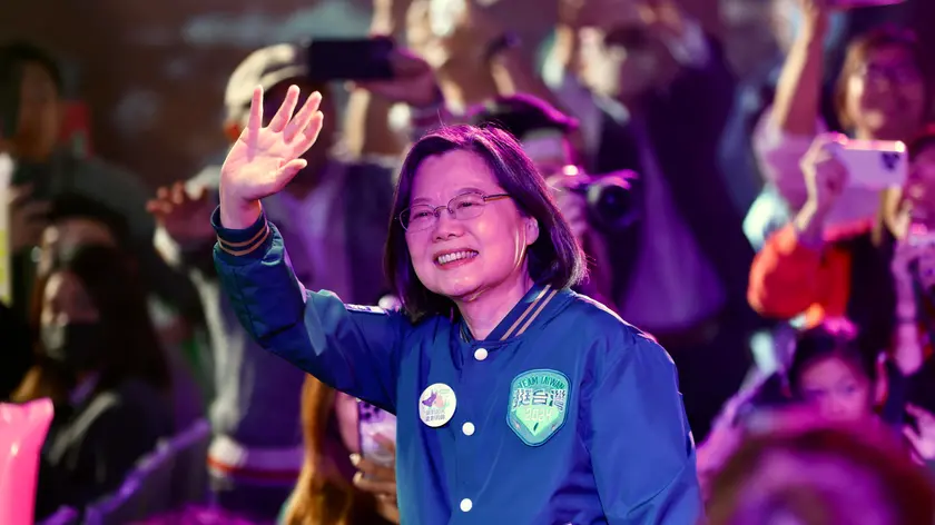 epa11048181 Taiwanese President Tsai Ing-wen greets supporters upon arrival to promote Taiwan's Vice President and ruling Democratic Progressive Party presidential candidate for the 2024 election, William Lai (Lai Ching-te) and vice presidential candidate Hsiao Bi-khim during a campaign rally in Taipei, Taiwan, 29 December 2023. Taiwan's presidential election is scheduled to be held on 13 January 2024. EPA/RITCHIE B. TONGO