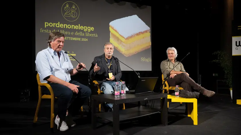 Nelle foto di Brisotto/Petrussi, Panatta con Semeraro e Procacci