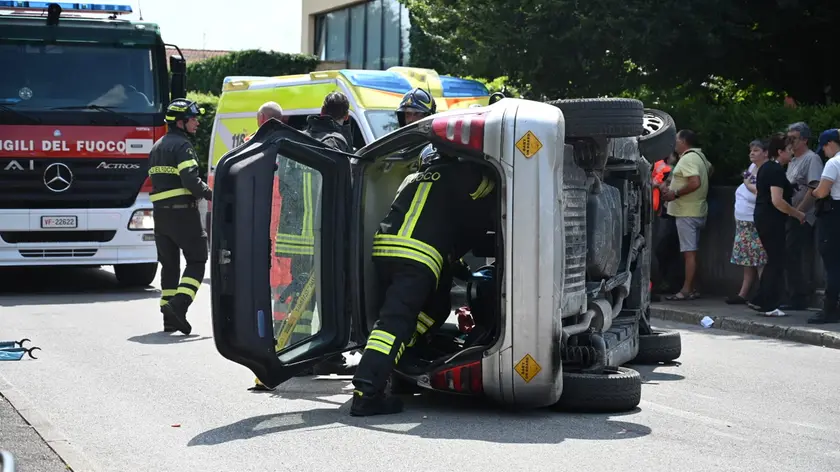 La donna è stata trasportata d’urgenza in volo all’ospedale di Udine