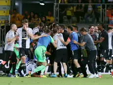 Keinan Davis of Udinese celebrates with his teammates after scoring 0-1 goal during the Serie A soccer match between Frosinone Calcio and Udinese Calcio at Benito Stirpe stadium in Frosinone, Italy, 26 May 2024. ANSA/FEDERICO PROIETTI