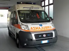Salute: ambulanza al pronto soccorso dell'ospedale di Carate Brianza. Foto ANSA/Roberto Ritondale