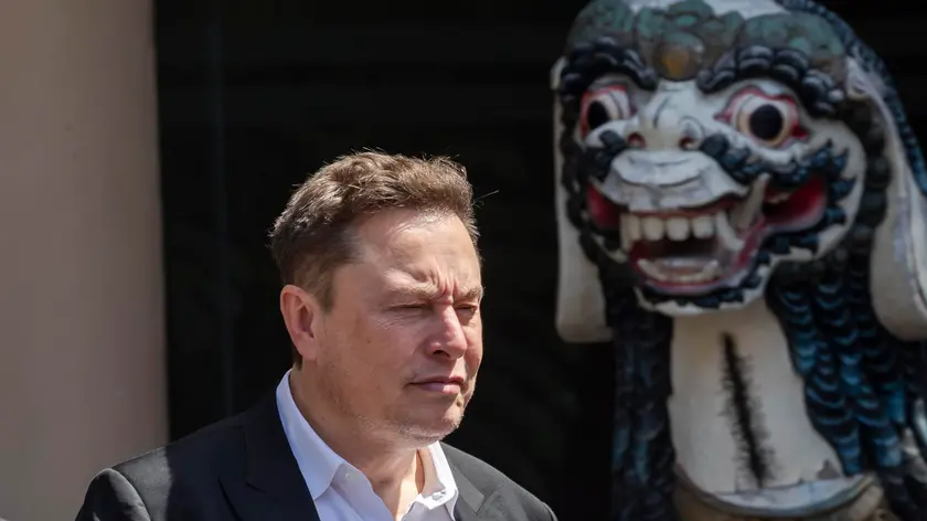 epa11354668 US tech entrepreneur Elon Musk (C) leaves after attending the 10th World Water Forum in Nusadua, Bali, Indonesia, 20 May 2024. Bali is hosting the Forum from 18 to 25 May 2024, which is expected to serve as a platform for dialogue and create solutions to global water management issues. EPA/MADE NAGI
