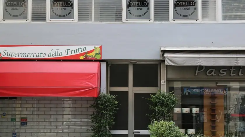 Udine 23 Luglio 2016. Parrucchiere Otello chiuso in via Gemona. Petrussi Foto Press