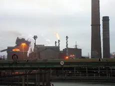 Taranto (Ita) 15 11 2018 Ad oggi l'azienda conferma di essere determinata a spegnere Taranto mentre i Commissari del Governo, dopo dieci giorni dall'atto di citazione, non hanno ancora depositato il ricorso cautelare d'urgenza (ex art. 700) contro la richiesta di recesso di ArcelorMittal. Ricorso che potrebbe permettere al Giudice di bloccare lo spegnimento. Ilva immagini di repertorio, foto del 2012 FOTOGRAFIE DI ANSA/DONATO FASANO , nella foto: Fabbrica Ilva