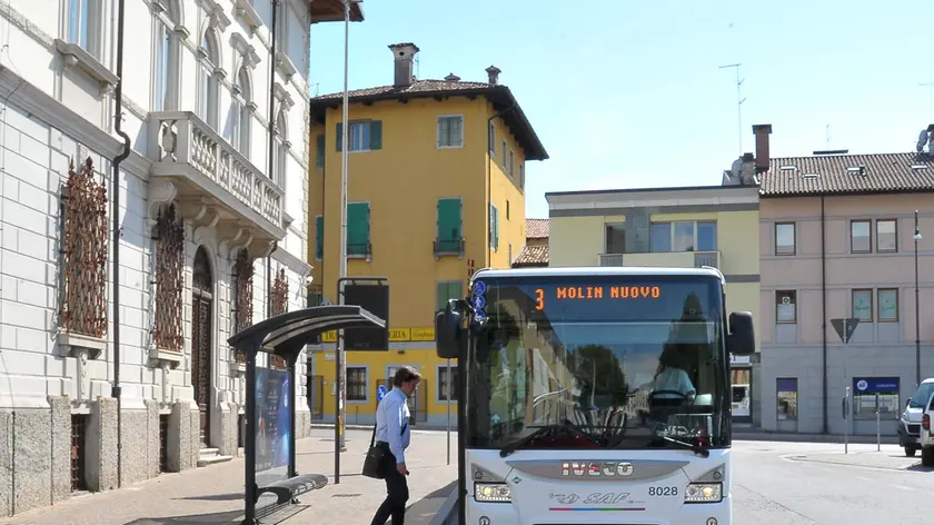 Udine 21 giugno 2019 Fermate autobus Via Ungheria e Piazza Primo Maggio © Foto Petrussi