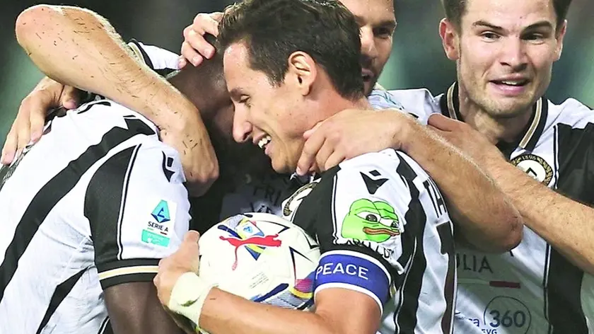 Florian Thauvin esulta con i compagni