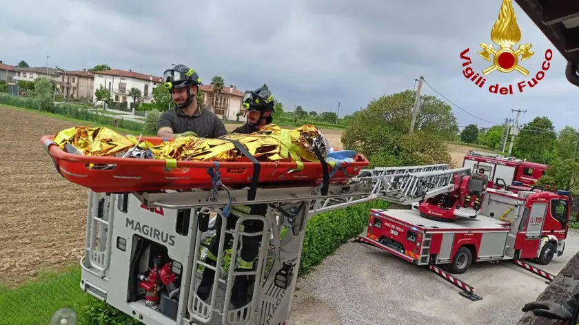 L'intervento dei vigili del fuoco a Pozzo di Pasiano