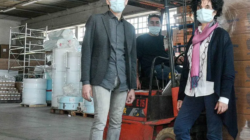 In primo piano, Luisa e Andrea Zanier nella loro azienda di Remanzacco