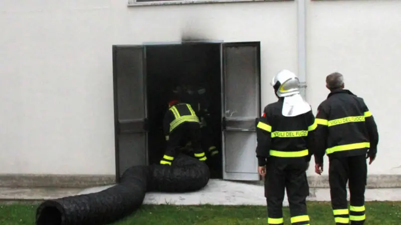 FOTO MISSINATO - INCENDIO AVIANO SCUOLE MEDIE
