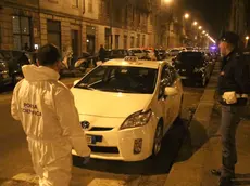Polizia Scientifica in Via Morgagni dove il tassista Alfredo Famoso è stato aggredito da un pedone per motivi di viabilità, Milano 23 febbraio 2014. ANSA/STEFANO PORTA