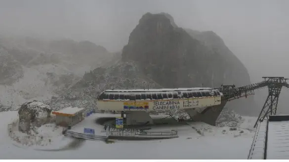 La prima neve scesa sul Canin. Temeperature in picchaiat in Veneto