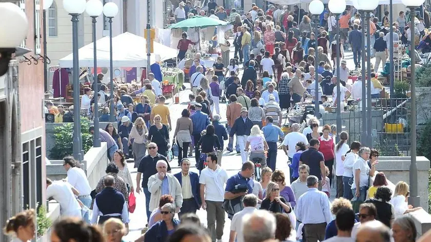 Cividale 27 Settembre 2009. CIVIDIAMO 2009. Mercatino e negozi aperti. Telefoto copyright Foto Agency Anteprima