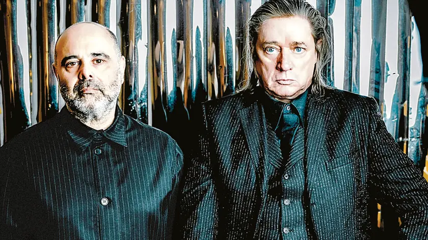 Da sinistra Teho Teardo e Blixa Bargeld che annunciano l’uscita del nuovo album “Live in Berlin”