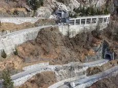 La strada che porta al passo di Monte Croce Carnico bloccata dalla frana da tre mesi