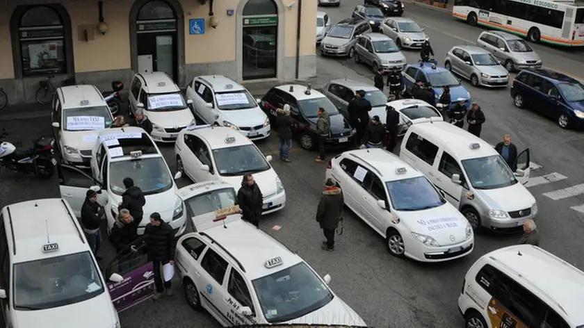 Udine 23 Gennaio 2012 taxi protesta Copyright PFP/Turco