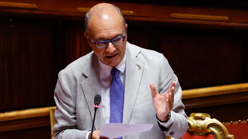Il ministro dell’Istruzione e del Merito, Giuseppe Valditara durante il question time al Senato, Roma 12 settembre 2024. ANSA/FABIO FRUSTACI