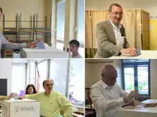 I quattro candidati presidente al seggio per votare: Sergio Bolzonello, Alessandro Fraleoni Morgera, Massimiliano Fedriga e Sergio Cecotti