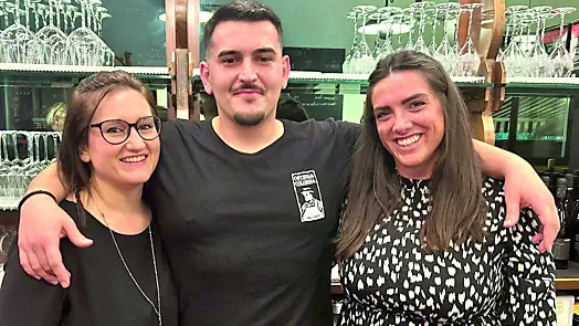 Il titolare Kledi Deda, 26 anni, alla festa d’inaugurazione dell’osteria