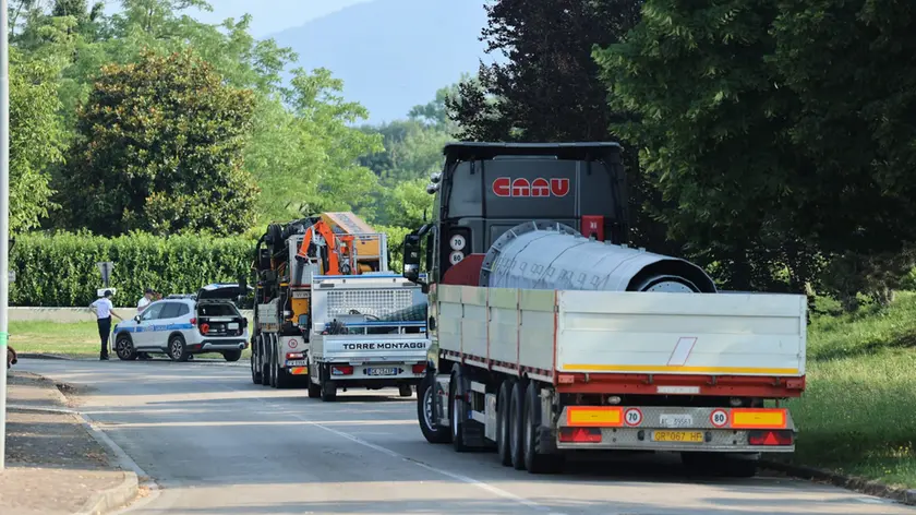 Un gruppo di cittadini ha tentato di bloccare l’accesso delle macchine operatrici al cantiere di Ziracco di Remanzacco