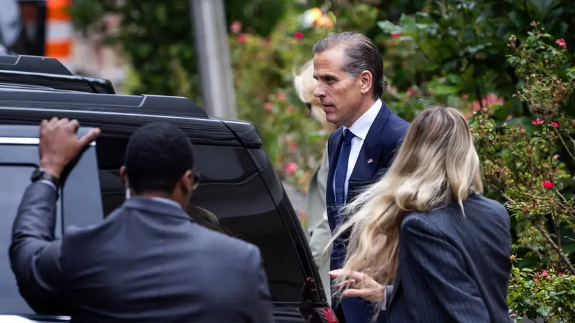 epa11404273 Hunter Biden departs his federal gun trial after a jury found him guilty of three gun charges at the US Federal District Court in Wilmington, Delaware, USA, 11 June 2024. Hunter Biden is the first child of a sitting president to be convicted in a federal court. EPA/JIM LO SCALZO