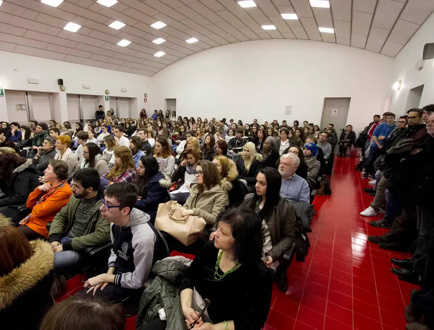 Bonaventura Monfalcone-09.03.2015 Incontro sul problema del velo nelle scuole-Liceo Einstein-Cervignano-foto di Katia Bonaventura