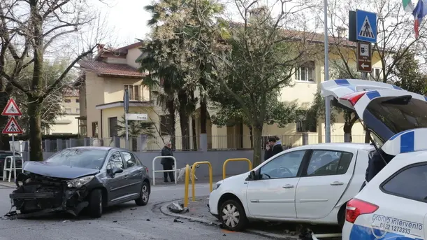 Udine 28 gennaio 2018 incidente via gen. chinotto. Agenzia Petrussi foto Massimo Turco