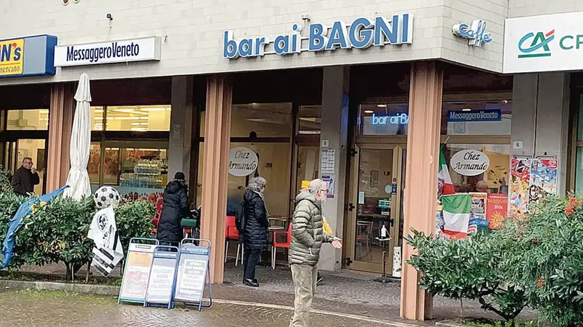 Udine, chiude il bar “Ai bagni” di piazzale XXVI Luglio