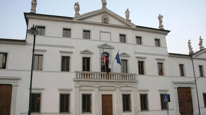 FOTO MISSINATO AVIANO PALAZZO MENEGOZZI