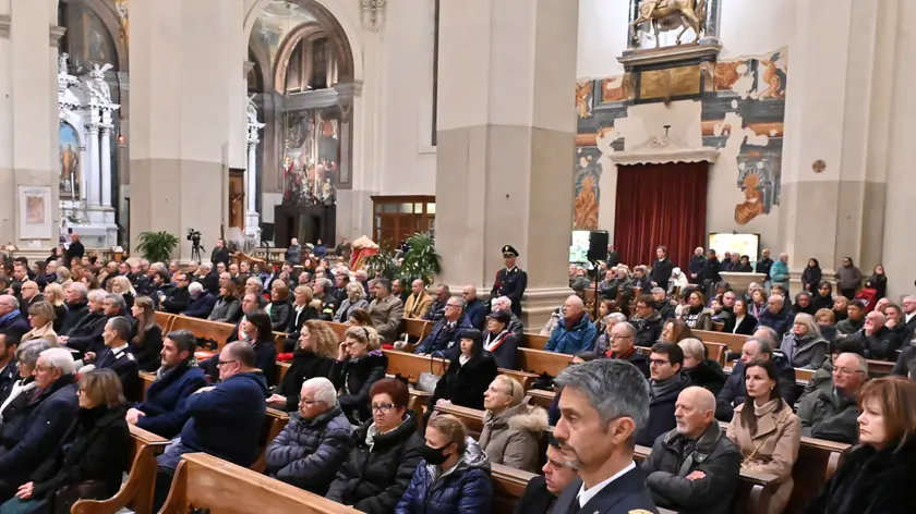 In tanti in duomo a Udine per ricordare la strage di viale Ungheria del 1998 (foto Petrussi)