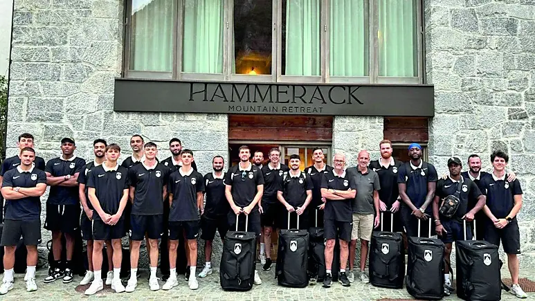 L’Old Wild West appena sbarcata all’Hotel Hammerack base per gli allenamenti in Valcanale