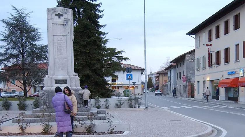 ANTEPRIMA Udine, 10 marzo 2004. Ore 17.45 NUOVE OPERE A CUSSIGNACCO. La piazza del quartiere di cussignacco dove sono previsti nuovi insediamenti abitativi e nuove opere stradali. Telefoto Copyright Foto Agency Anteprima www.anteprimafoto.it