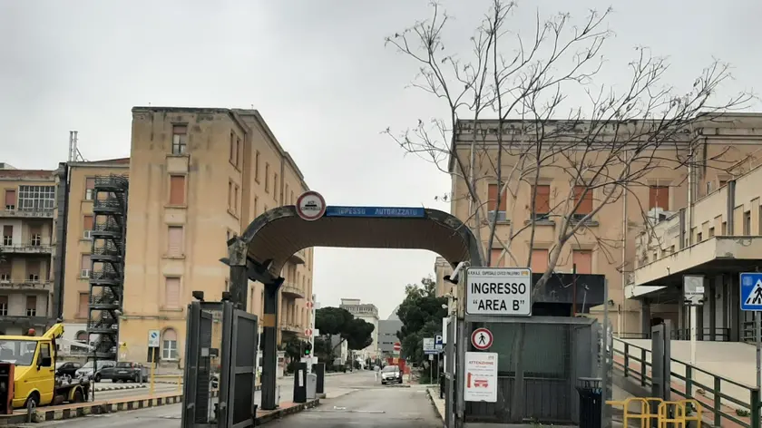 Ingresso ospedale Civico a Palermo