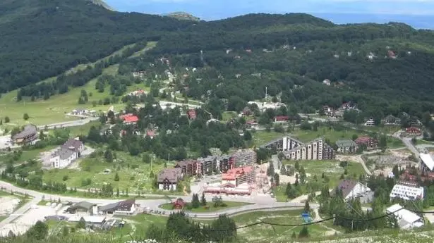 Una veduta dall’alto della località montana di Piancavallo