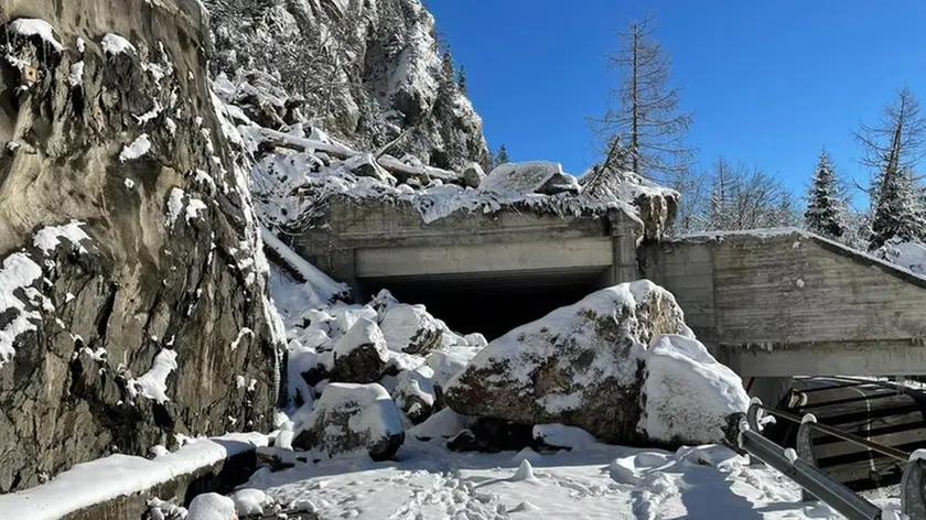 Sono trascorsi cinquanta giorni dalla frana che ha messo fuori uso la statale 52 bis Carnica verso il passo di Monte Croce