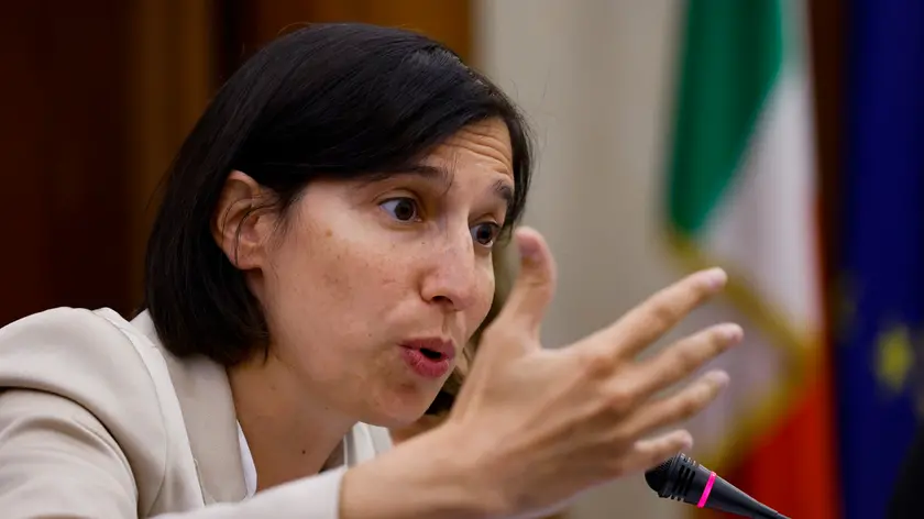 La segretaria del Partito Democratico, Elly Schlein durante la presentazione del libro ‘Le orme di Dossetti’, Roma 24 settembre 2024. ANSA/FABIO FRUSTACI